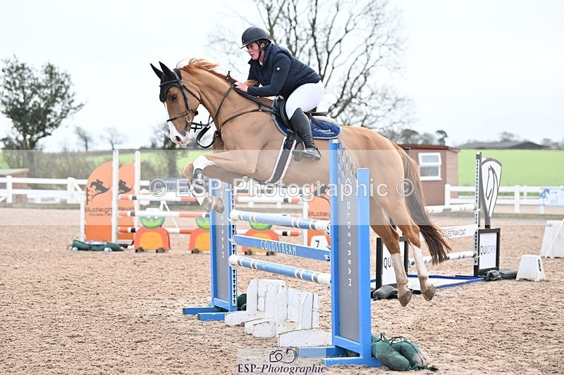 241206-130012-00882 - Cls 5 Newcomers and 1.10m Open