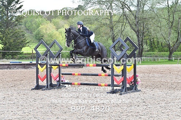 BPP_4820 - SUN CLASS 25 Senior Newcomers/ 1.10m Open