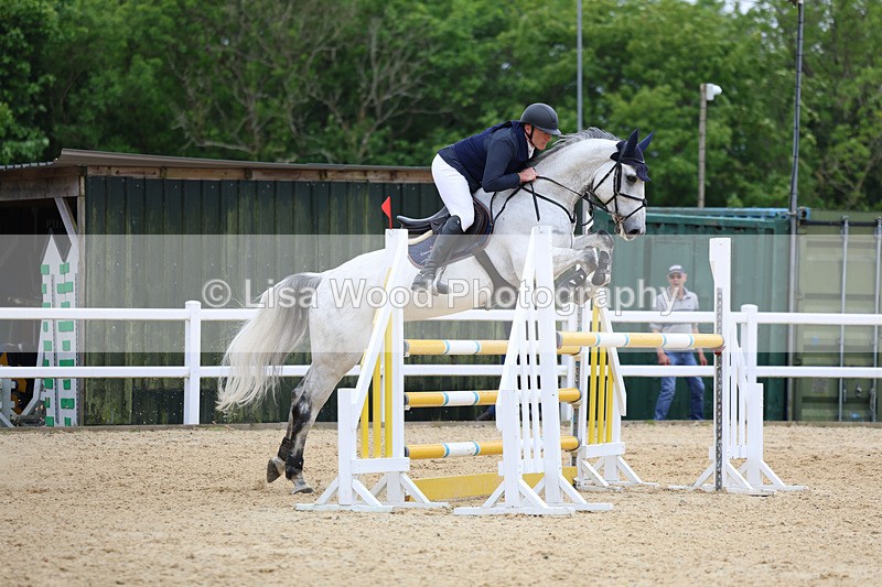 3E7A9631 - Class 9: Senior Foxhunter/1.20 open