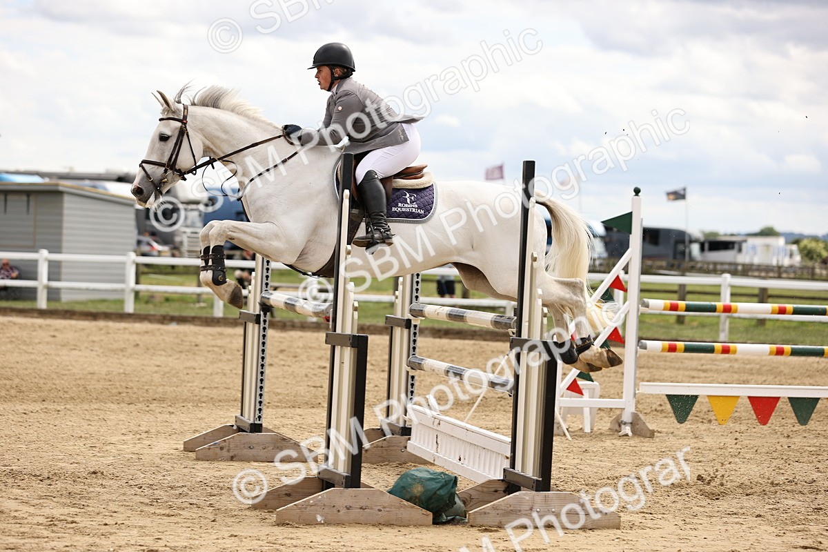 SBM_003338 - Class 11 - Senior Newcomers - 1.10m