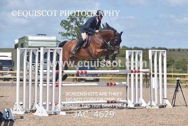 JAC_4629 - CLASS 7 Senior Foxhunter/ 1.20m Open