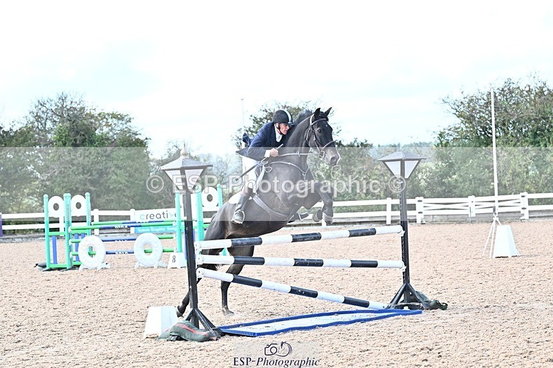 261014-131059-00588 - Cls  05 Snr Newcomers & 1.10m Open