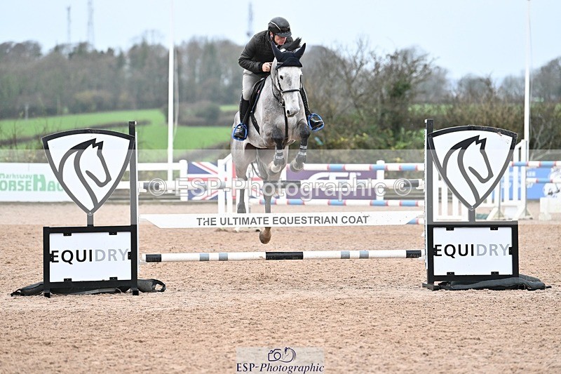 241206-135405-01020 - Cls 6 Foxhunter and 1.20m Open