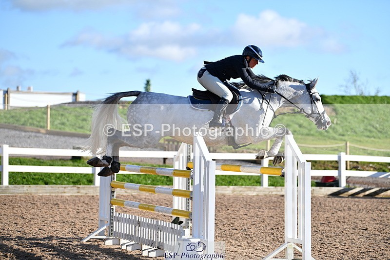 231110A-145915-00952 - Cls 6 Foxhunter & 1.20m Open