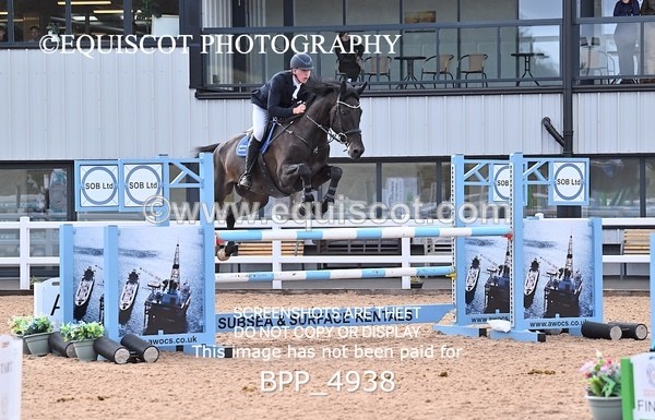 BPP_4938 - CLASS 7 THURS Redpost Equestrian Senior Foxhunter/1.20m Open