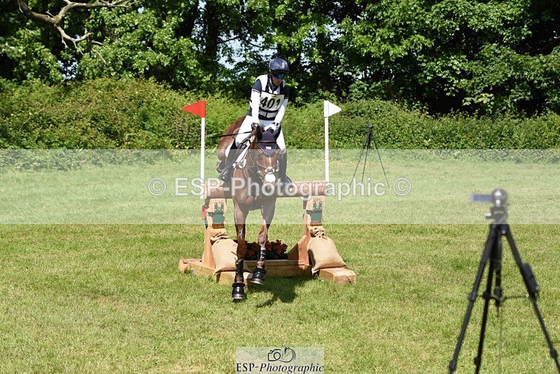 230528-105550-16115 - 401-BLING-Laura_Collett-XC