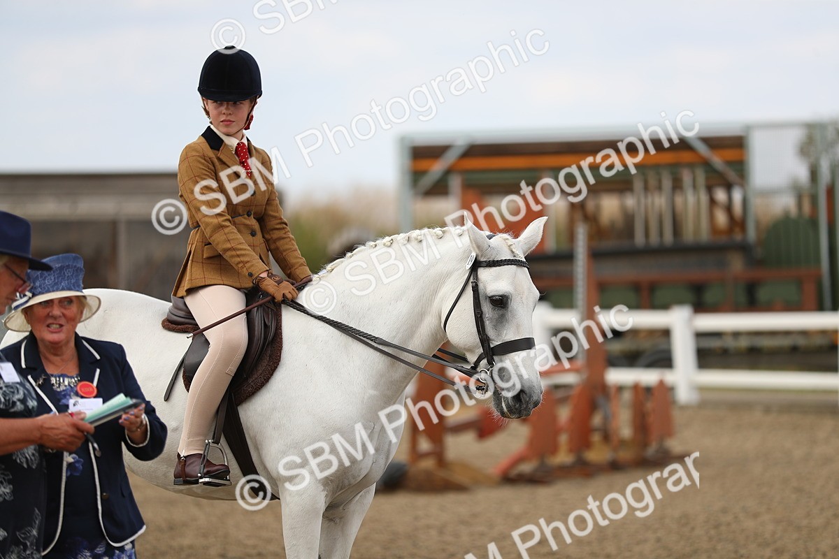 SBM_05631 - Class 48a Style & Performance 70cm (15-19)