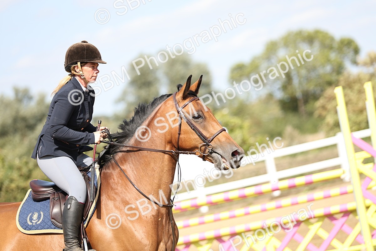 SBM_005075 - Class 6 = Senior Newcomers - 1.10m Open