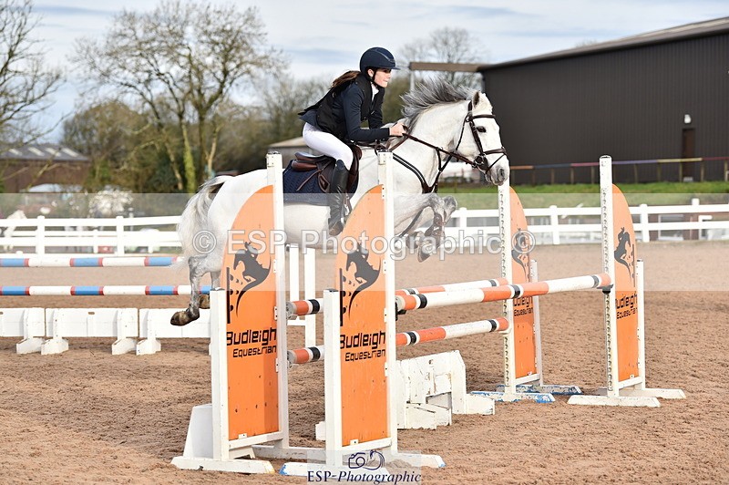 231203A-114446-00957 - Cls 4 Newcomers & 1m Open