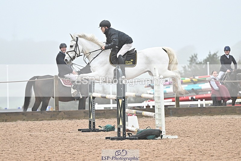 241103A-111605-06962 - SUN Cls 18 British Novice and 90cm Open