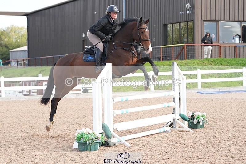 251005-101339-02487 - Cls 22 British Novice and 90cm