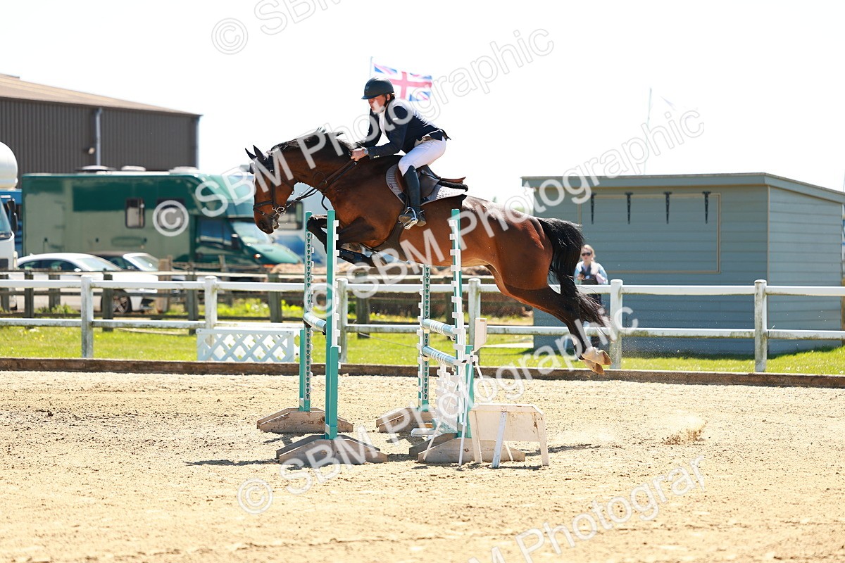 SBM_001056 - Class 4 - Senior Newcomers 1.10m