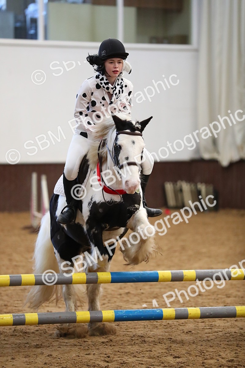SBM_001066 - Class 3 - Horse & Hound