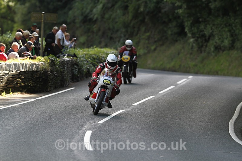 FOM_1204 - Classic TT Lap of honour