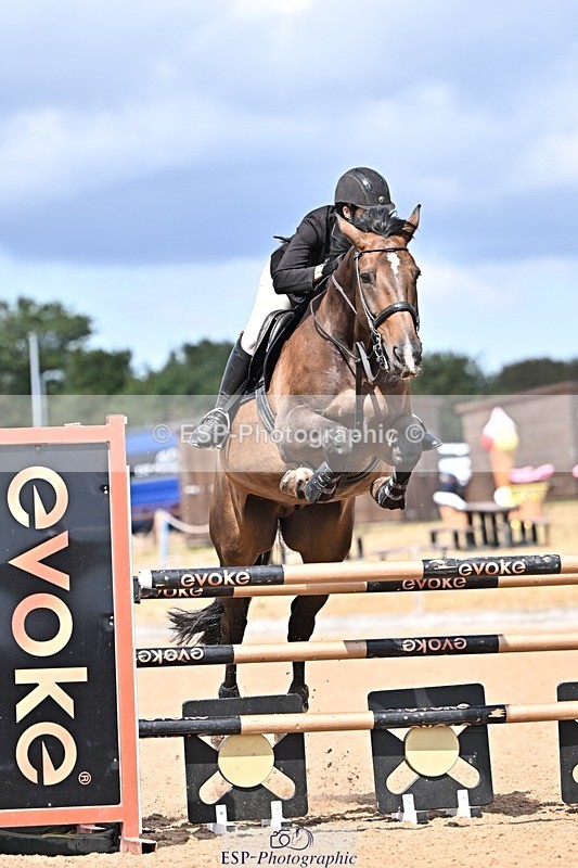 260819-143753-01161 - Cls 6 Foxhunter and 1.20m