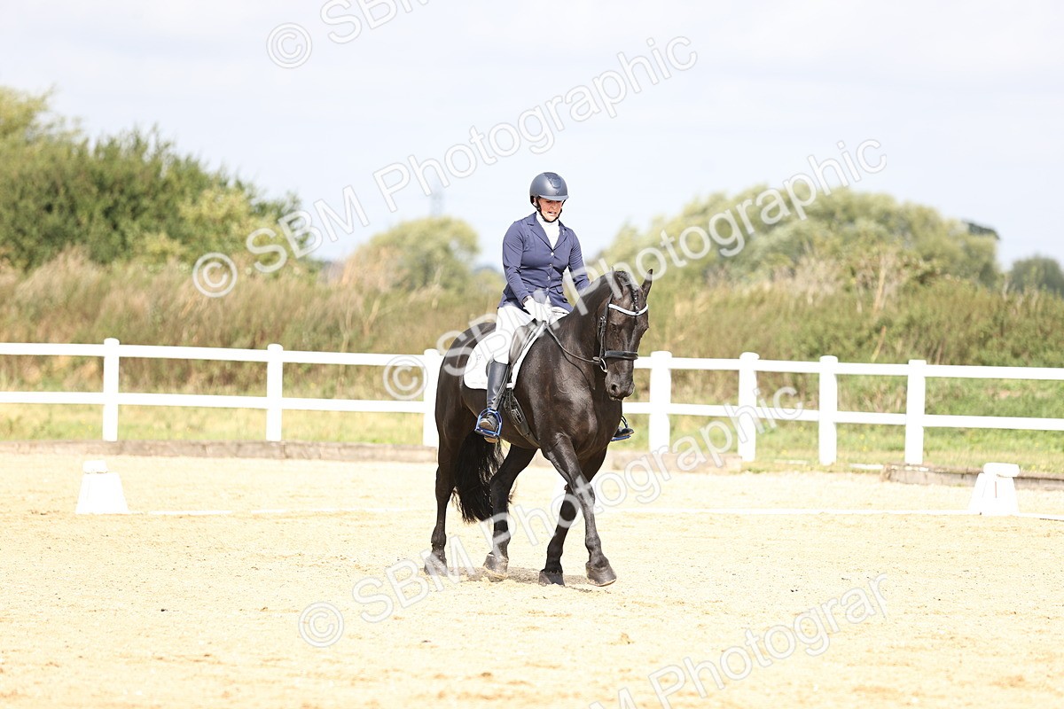 SBM_016113 - Class 14 - Novice 23 - 10.29-11.32