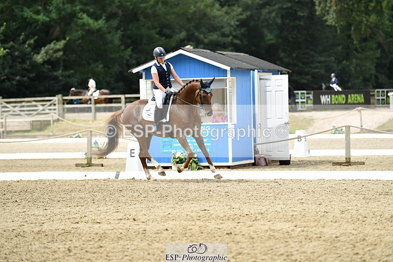 250718A-121345-01380 - 144-Verity.Perry-Vogue