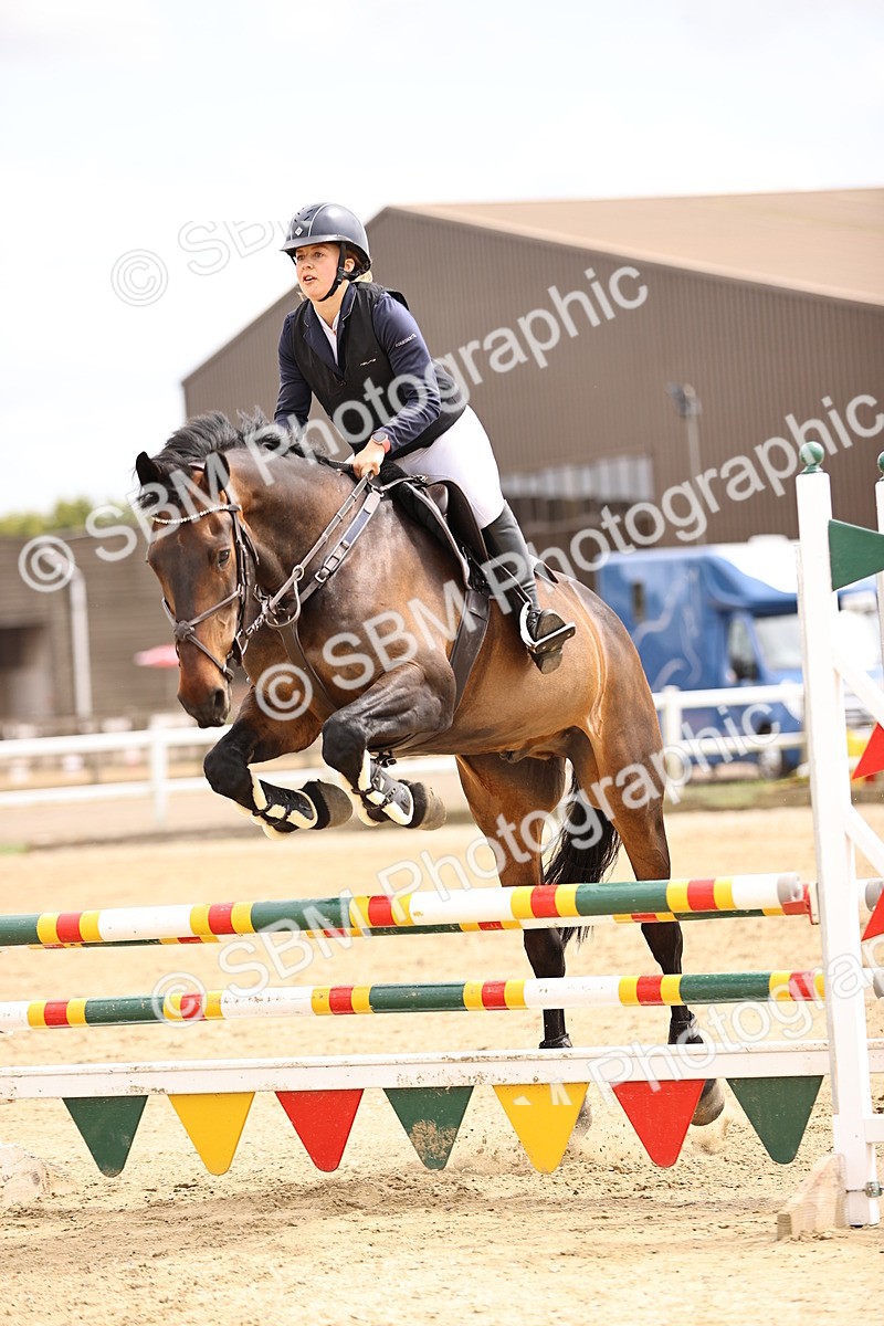 SBM_000440 - Class 4 - 1m showjumping