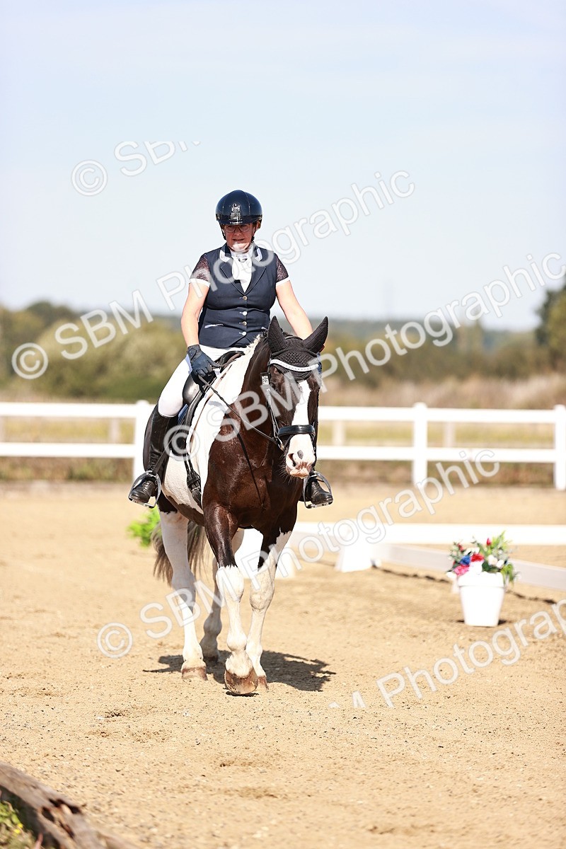 SBM_004339 - Class 12 - Novice 5 - 10.31-11.41