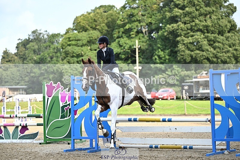 240818-091601-03353 - Cls 8A Snr British Novice