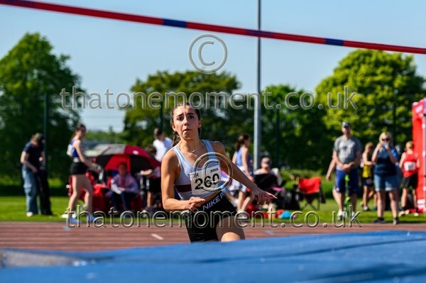 West25Sat-910778 - Field Female