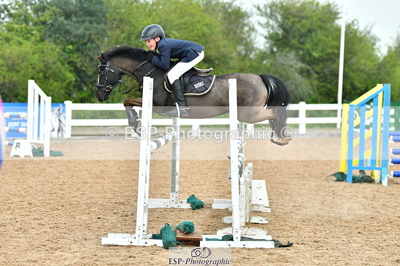 230514A-104641-02327 - Cls 22 Pony Discovery & 90cm Open