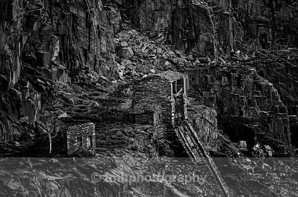 Old Slate Huts - Landscape