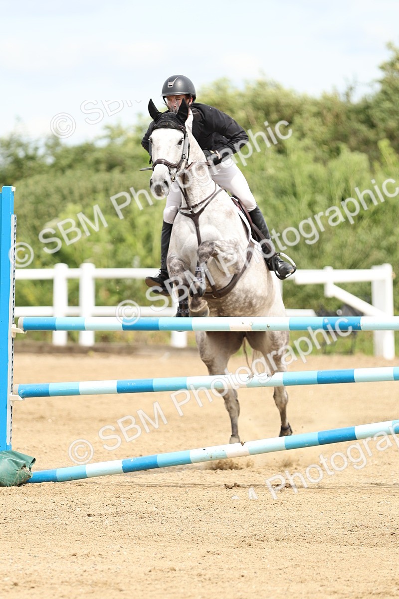 SBM_001002 - Class 4 - Senior Newcomers - 1.10m