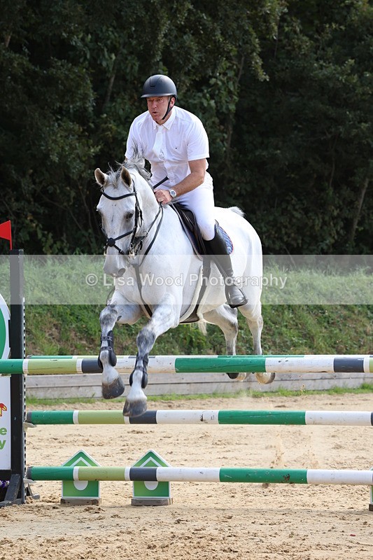 3E7A1763 - Class 8: Senior Newcomers/1.10m open