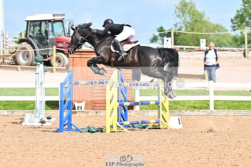 240605A-161906-01070 - Cls 6 National 1.30m and 1.40m