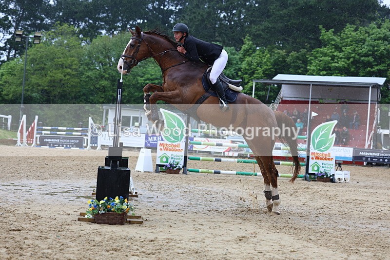 3E7A7564 - Class 9: Senior 1.30m open