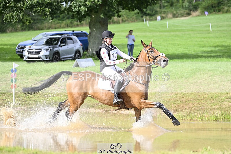 240804-171043-18856 - 703-Holly_Morris-ROYALE_LOUIS