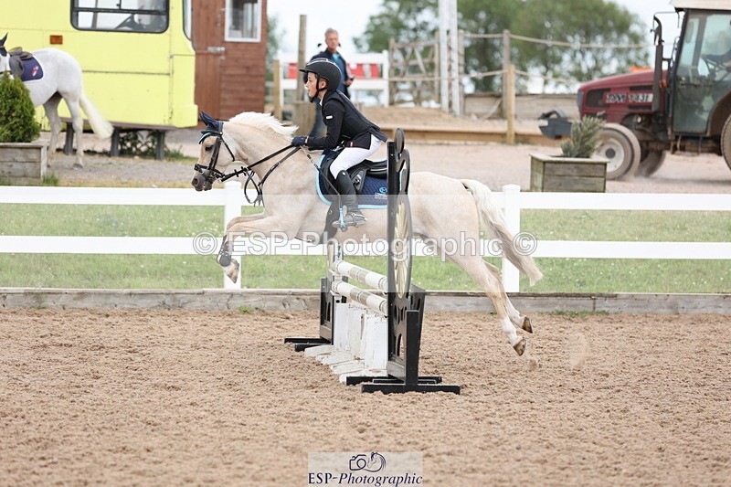 240630A-181608-16360 - Cls 28 Stepping Stones 128cm + 138cm