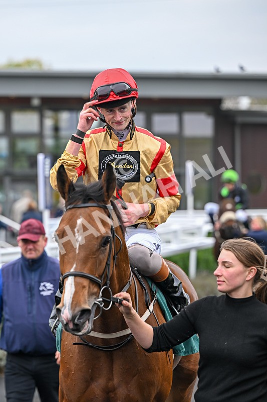 181025-Race 6-U Sure Do-1066 - Race 6