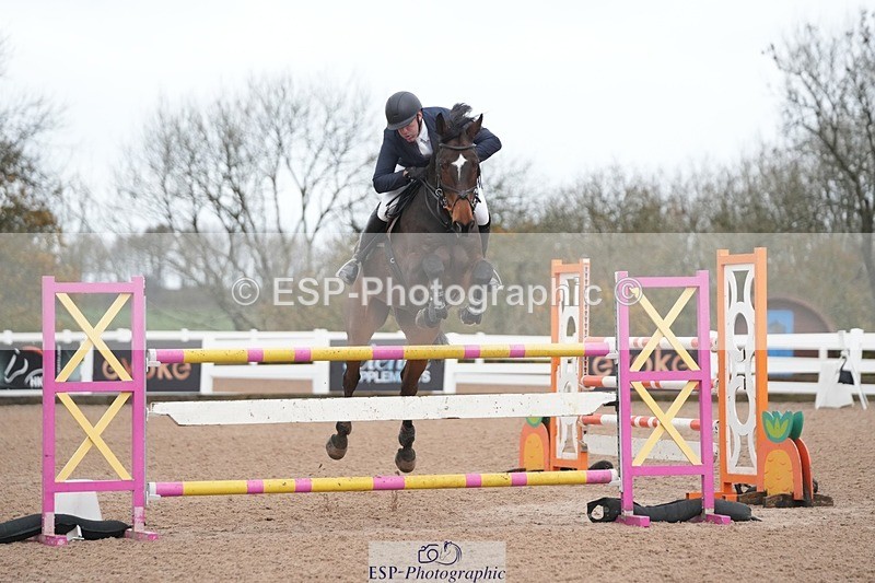 251107-130822-01078 - Cls 6 Foxhunter and 1.20m Open