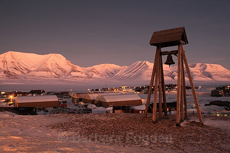 Longyearbyen in the first light 5462 - The daylight returns