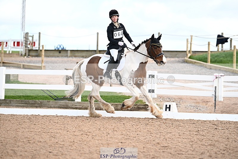 240324A-130600-02784 - Novice 27, 12.30 to 13.50