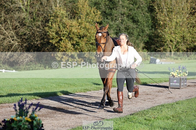 241027-090253-14987 - 328-Zara.Head-FOURFIELDS.LOVEHEART