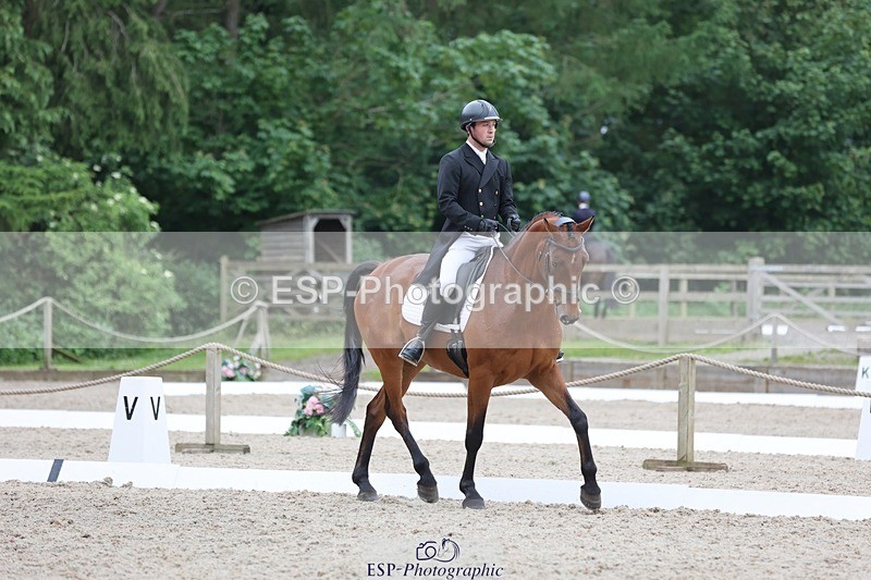 240523-173016-06153 - 324-COOMBELAND_SEMILLY-Rupert_Batting