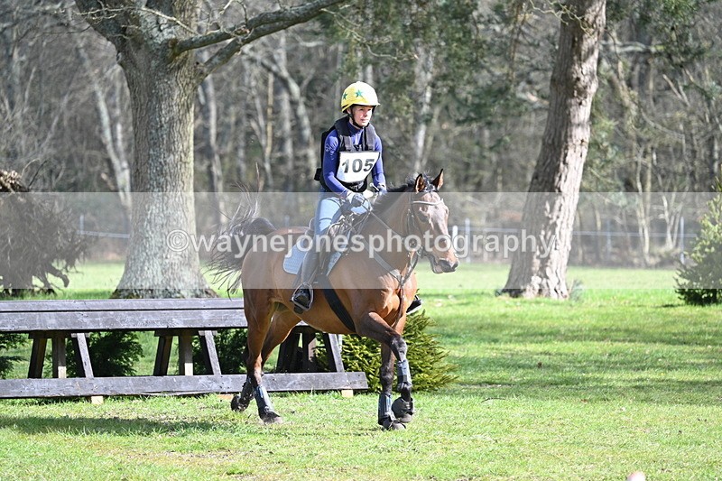 WJ7_0100 - Time 10:13 to 10:38 Times at the Fence