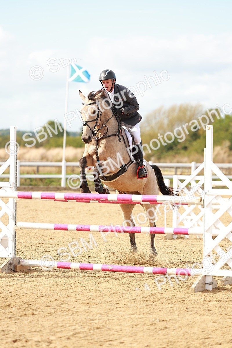 SBM_001847 - Class 4 - Senior Newcomers - 1.10m