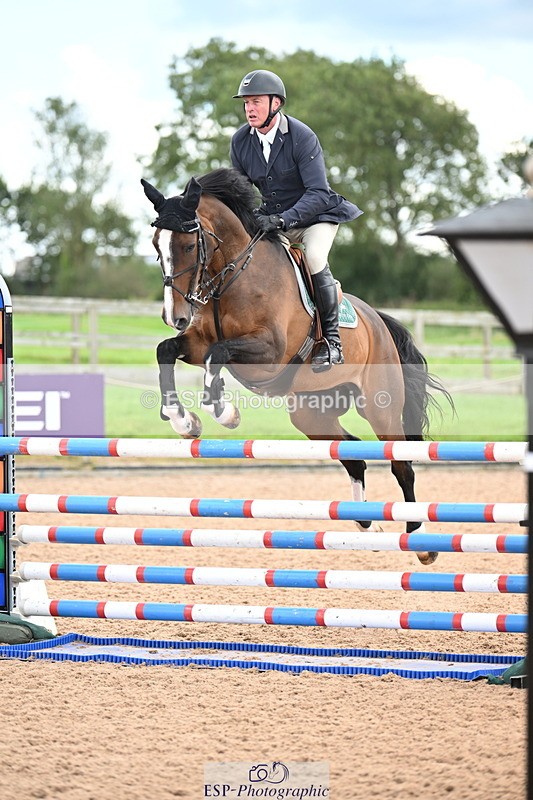 240912A-125212-01567 - Cls 3 Snr Foxhunter