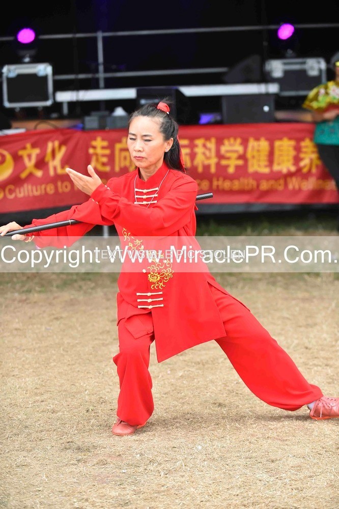 SH4_1583 - Tai Chi with Lisa Kay.