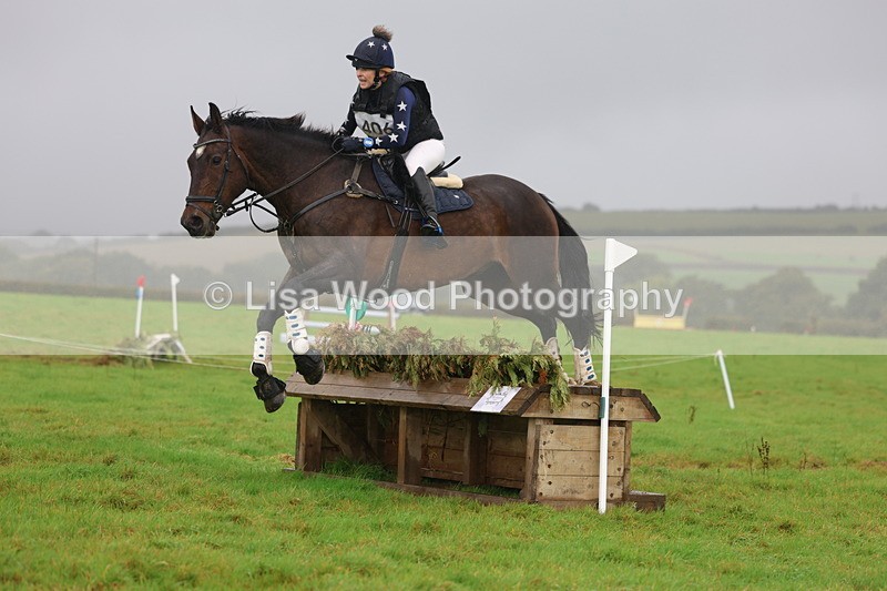 3E7A1844 - Class 4: 80cm: Box