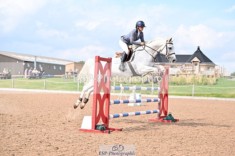 240828A-145342-01055 - Cls 4 Snr Newcomers and 1.10m Open