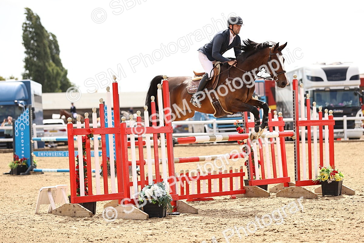 SBM_009691 - Class 8 - Senior Newcomers - 1.10  Open