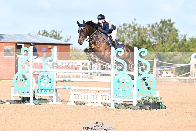 251005-104511-02849 - Cls 15 Foxhunter and 1.20m