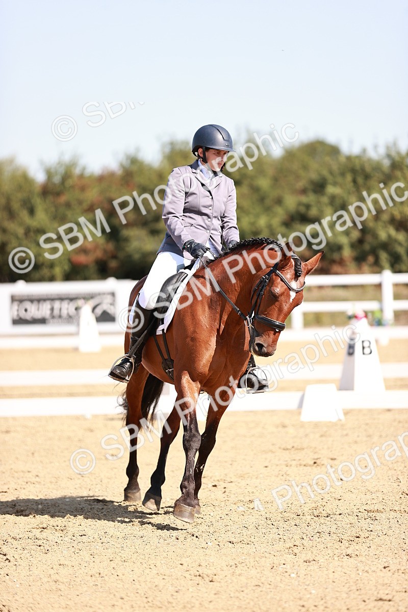 SBM_004498 - Class 12 - Novice 5 - 10.31-11.41