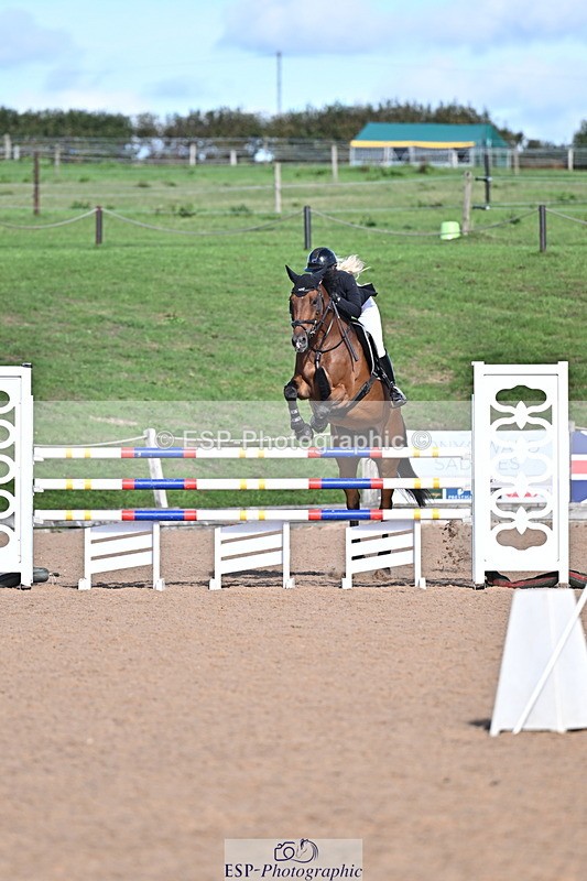 260923B-152703-01004 - Cls 06 Snr Fox & 1.20m Open