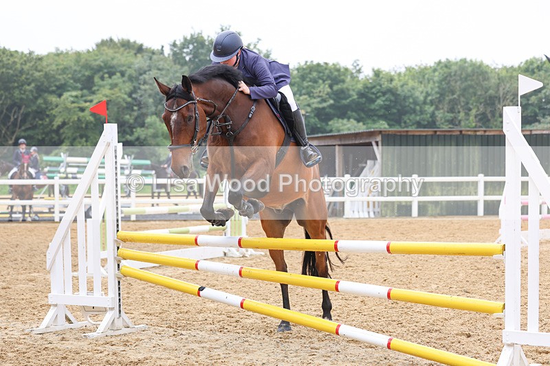 3E7A5570 - Class 4: Senior British Novice/90cm open